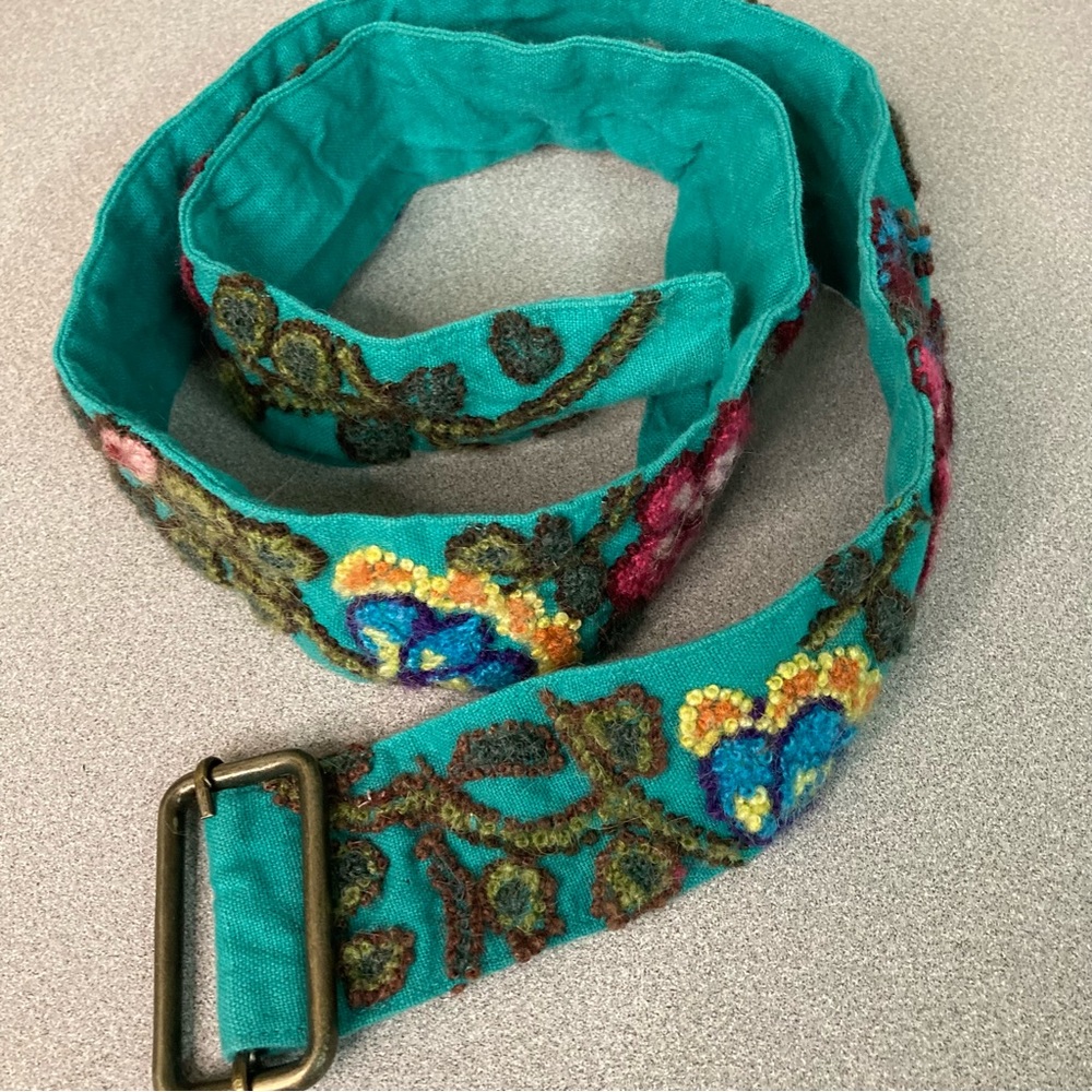 Embroidered Floral Fabric Belt